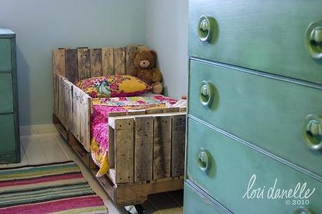 DIY Kinderbett aus Paletten