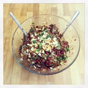 Orientalischer Quinoa, Mandel & Minze Salat