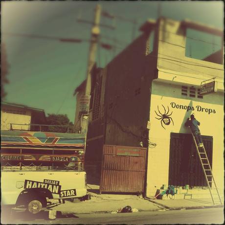 Oonops Drops – World Trail (mit DJ Haitian Star)