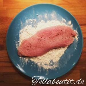 Paniertes Putenschnitzel mit bayerischem Kartoffelsalat Putenschnitzel panieren