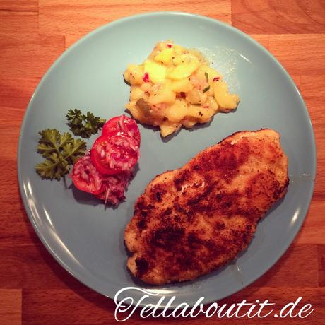Paniertes Putenschnitzel mit bayerischem Kartoffelsalat Paniertes Putenschnitzel wie im Biergarten