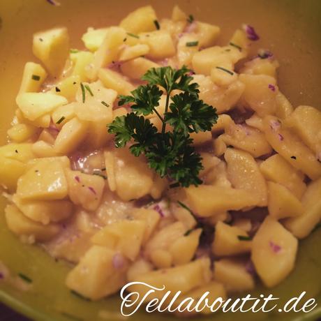 Paniertes Putenschnitzel mit bayerischem Kartoffelsalat Bayerischer Kartoffelsalat