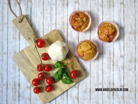 [bakes...] Mozzarella-Tomato Muffins {Nimm's Mit}