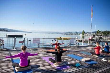 Stand Up Paddling & Yoga: Morgendlicher Sonnengruss auf dem Brett