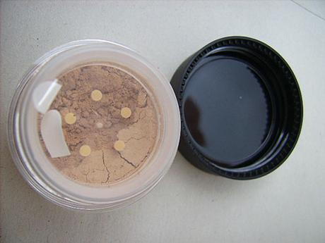 Lily Lolo Mineral Foundation SPF 15, Farbe: In the Buff