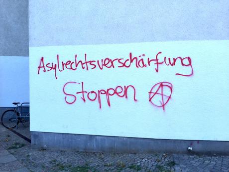 Graffito Asylrechtsverschärfung stoppen!