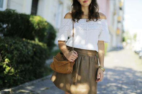 leather skirt_halb quer