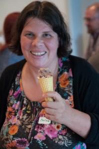 Das große glutenfreie Sommer- und Grillfest in Rednitzhembach bei Nürnberg Lecker gf BoFrost Eis mit Waffel
