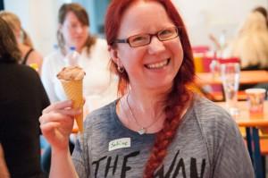 Das große glutenfreie Sommer- und Grillfest in Rednitzhembach bei Nürnberg Lecker gf BoFrost Eis mit Waffel