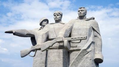 Russland öffnet seine Archive: Den bolschewistischen Mythen geht es deshalb an den Kragen