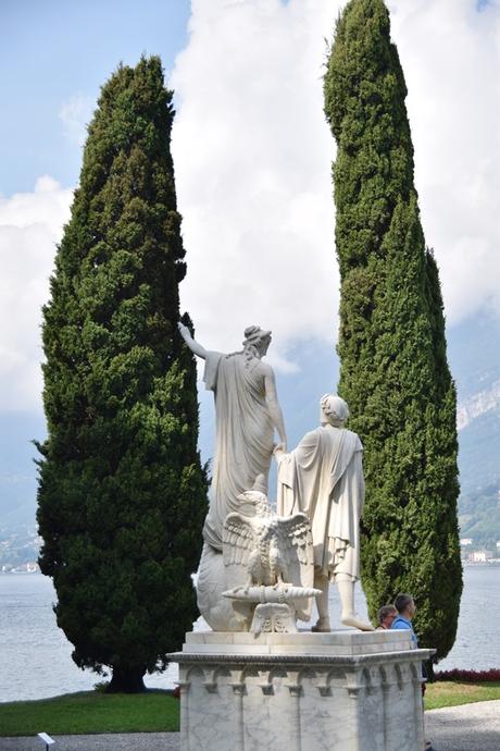 14_Statue-im-Garten-Villa-Melzi-Bellagio-Comer-Italien