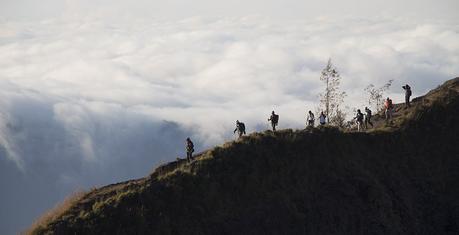 Trekking-auf-Kraterrand-Mount-Batur
