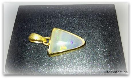 Opalschmuck Anhänger mit hellem Boulder Opal aus Silber und vergoldet von Opalschmuck.de im Test