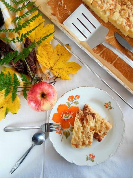 Herbstzeit ist Backzeit: Apfel-Schmand-Kuchen mit Zimtstreuseln