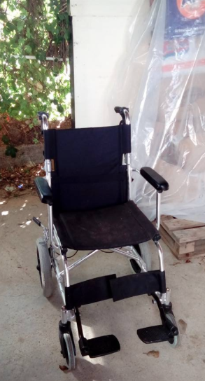 Der Rollstuhl wird nicht lange im Lager auf einen neuen Besitzer warten müssen. Es gibt immer wieder Syrier, die entweder durch Kriegsverletzungen oder aufgrund anderer Umstände dringend auf einen Rollstuhl angewiesen sind.