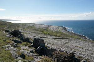 Mitten in den Burren, von Ballyvaughan bis Fanore