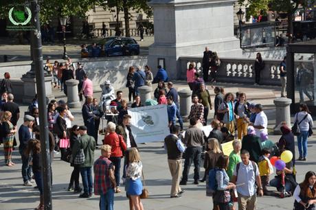 Aktivisten protestieren in London gegen Unrechtsjustiz in Iran