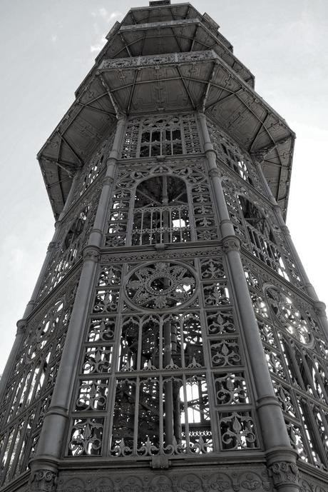 Gusseiserner Turm Löbau in Sachsen - Der König Friedrich August Turm auf dem Löbauer Berg ist eine seltene Sehenswürdigkeit