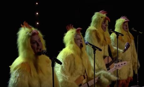 Alanis-Morrisette-dressed-as-a-chicken-640x386