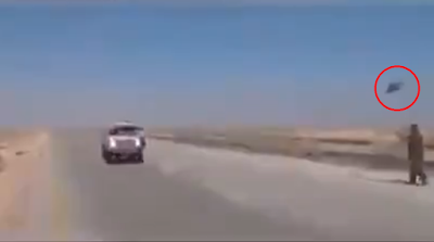 ISIS Konvoi von US Helikopter begleitet