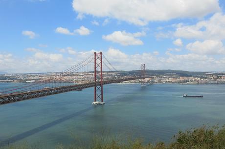 Portugal-Roadtrip-Lissabon-Ponte-Abril