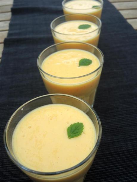Orangen-Kaki-Smoothie mit Ingwer Orangen-Kaki-Smoothie (2)