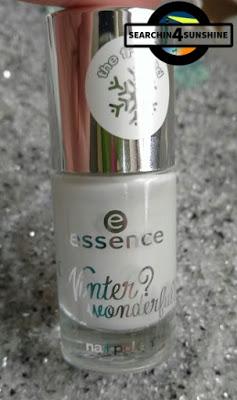 [Nails] Specialties mit essence Winter? wonderful! 01 THE FROSTED & top coat 01 A WINTER'S TALE
