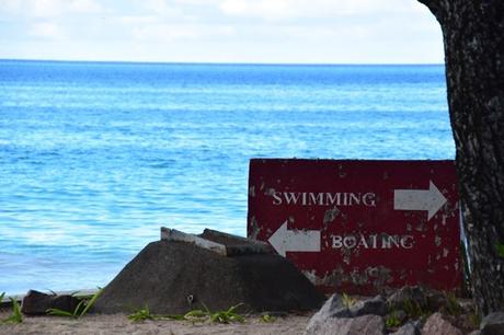 14_Zugang-zum-Strand-Beau-Vallon-Mahe-Seychellen