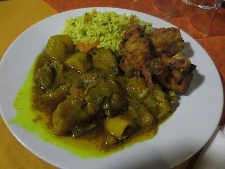 30_Chicken-Curry-Reis-Kreolisches-Restaurant-Boat-House-Beau-Vallon-Mahe-Seychellen