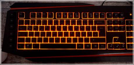 aLLreLi K9500U Gaming-Tastatur mit Beleuchtung und 9 anpassbaren Tasten im Test