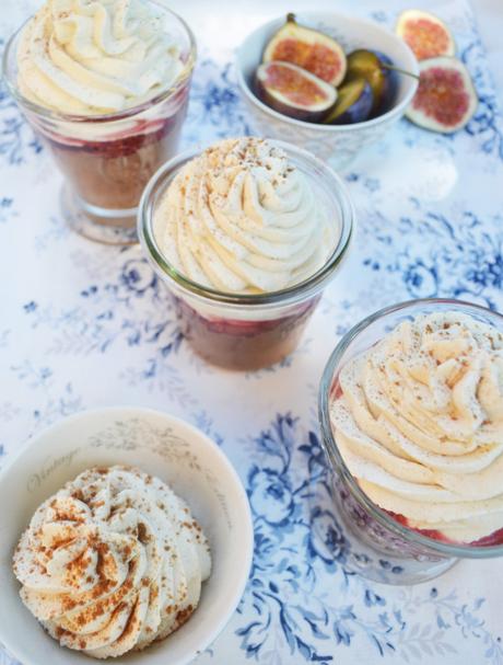 Wir schlemmen uns ins neue Jahr! Mousse au chocolat mit Spekulatiushäubchen mousse11