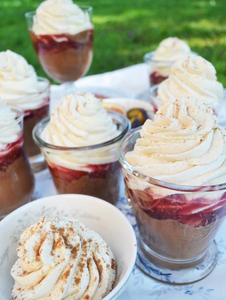 Wir schlemmen uns ins neue Jahr! Mousse au chocolat mit Spekulatiushäubchen mousse9
