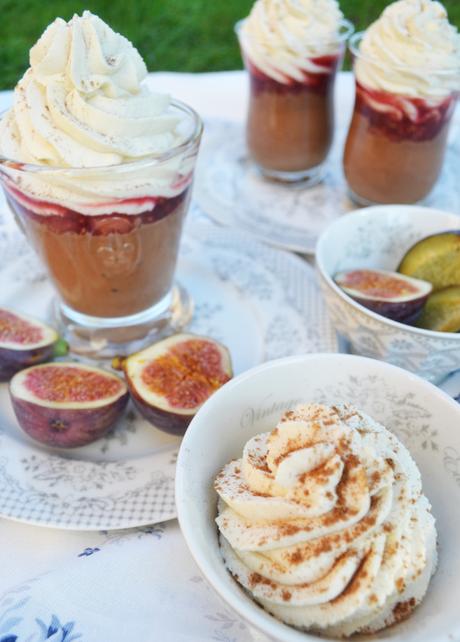 Wir schlemmen uns ins neue Jahr! Mousse au chocolat mit Spekulatiushäubchen mousse3
