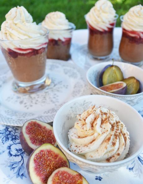 Wir schlemmen uns ins neue Jahr! Mousse au chocolat mit Spekulatiushäubchen mousse4
