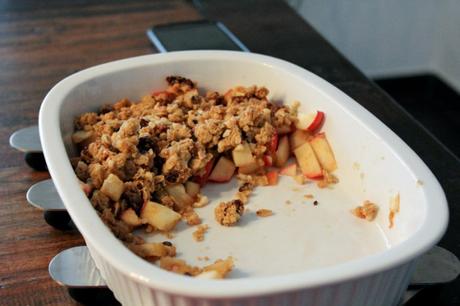Apfel Crumble mit Leinöl - Haferflocken Frühstück
