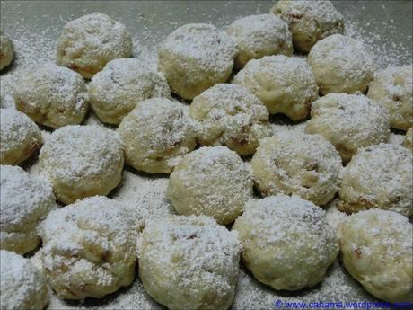 Pinienkernkugeln mit Aprikosen comp_CR_CIMG3860_Pinienkernkugeln_mit_Aprikosen