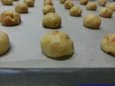 Pinienkernkugeln mit Aprikosen comp_CR_CIMG3850_Pinienkernkugeln_mit_Aprikosen