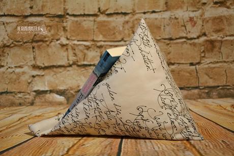 Buchkissen (04) Buchkissen (04)