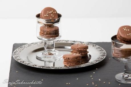 Schokolade-Macarons mit Sesam (7 von 11)