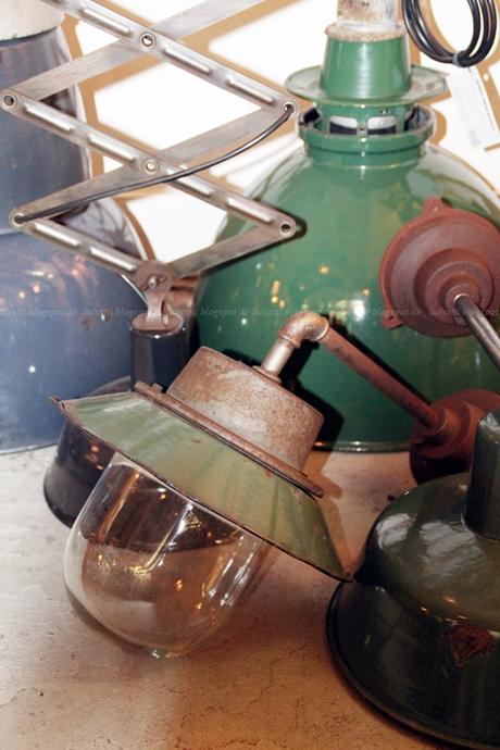 Vintage Lampe im Industriestil im Shop 360 Volt in Amsterdam