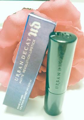 URBAN DECAY- Matte Revolution Lipstick URBAN DECAY- Matte Revolution Lipstick