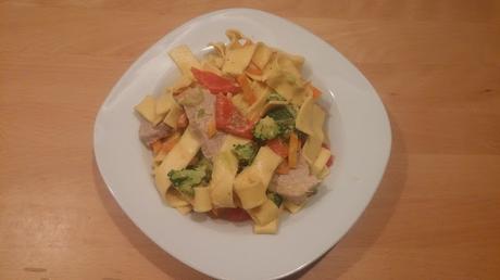 Bandnudeln mit Gemüse und Filet Bandnudeln mit Gemüse und Filet