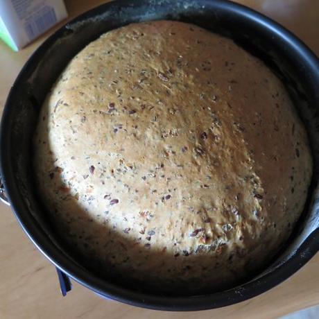 Ich habe mal wieder ein Brot gebacken ! Ich habe mal wieder ein Brot gebacken !