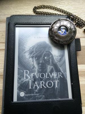 Buch-Rezension: Revolver Tarot