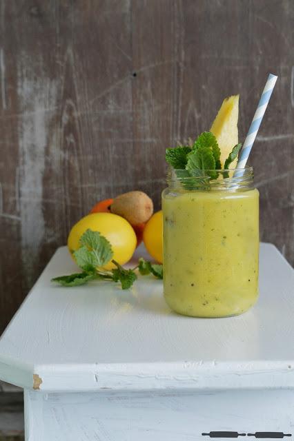Smoothietime: Ananas Smoothie mit Minze / Pineapple Mint Smoothie Smoothietime: Ananas Smoothie mit Minze / Pineapple Mint Smoothie