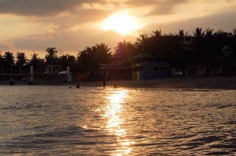 sunset-morong-beach-philippinen-blog