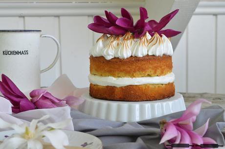 Zitronentorte mit Mandeln und Baiserhaube / Lemon Cake with Almonds and Meringue Zitronentorte mit Mandeln und Baiserhaube / Lemon Cake with Almonds and Meringue