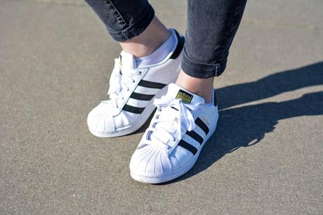 Outfit: Adidas Superstar x Le Specs