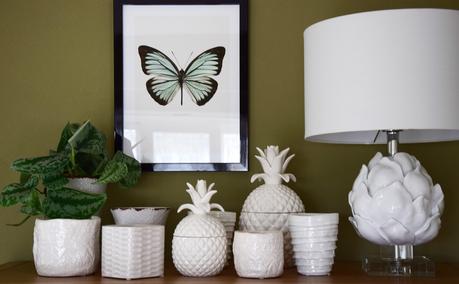 Ein Lichtblick im Wohnzimmer mit Ananas und Artischocke