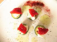 Gebratene Zucchini mit Ziegenkäse..ein wunderbarer Snack Gebratene Zucchini mit Ziegenkäse..ein wunderbarer Snack